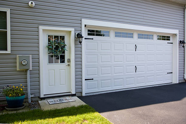24/7 Emergency Garage Door Panel Replacement experts in Clinton County County, IN